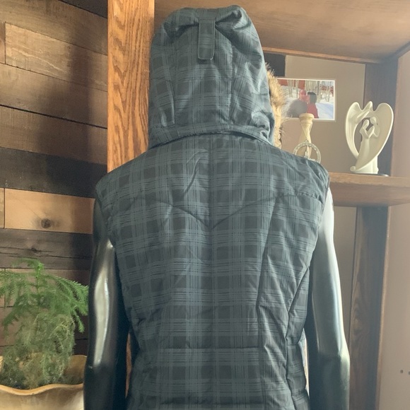 Cute Insulated Vest Size by “Precision Mountainwear”    Size L    NWT - Picture 6 of 13